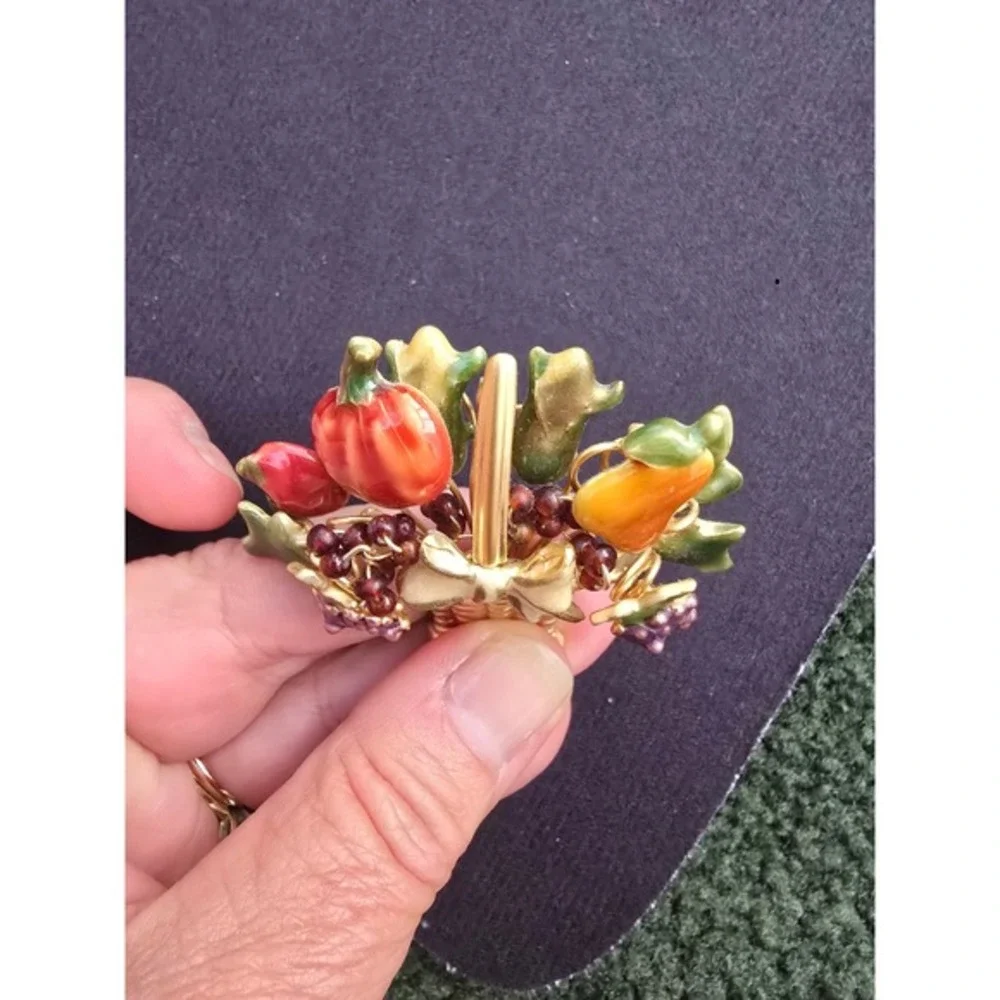 Vintage Fruit Basket Brooch Gold Tone Enamel Harvest Cornucopia‎ Pin 2 Inch